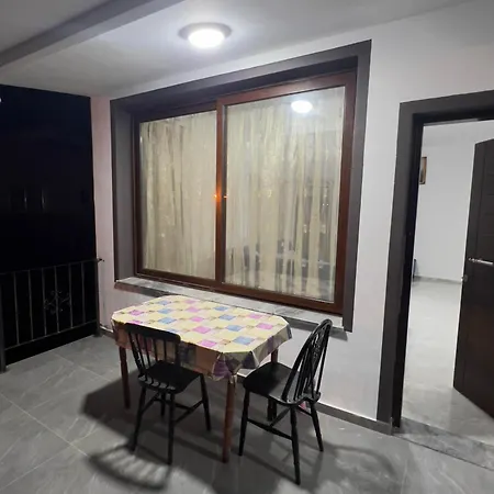 Moena Guest House * Dherinia